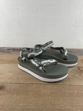 Teva Flatform Universal Sandals